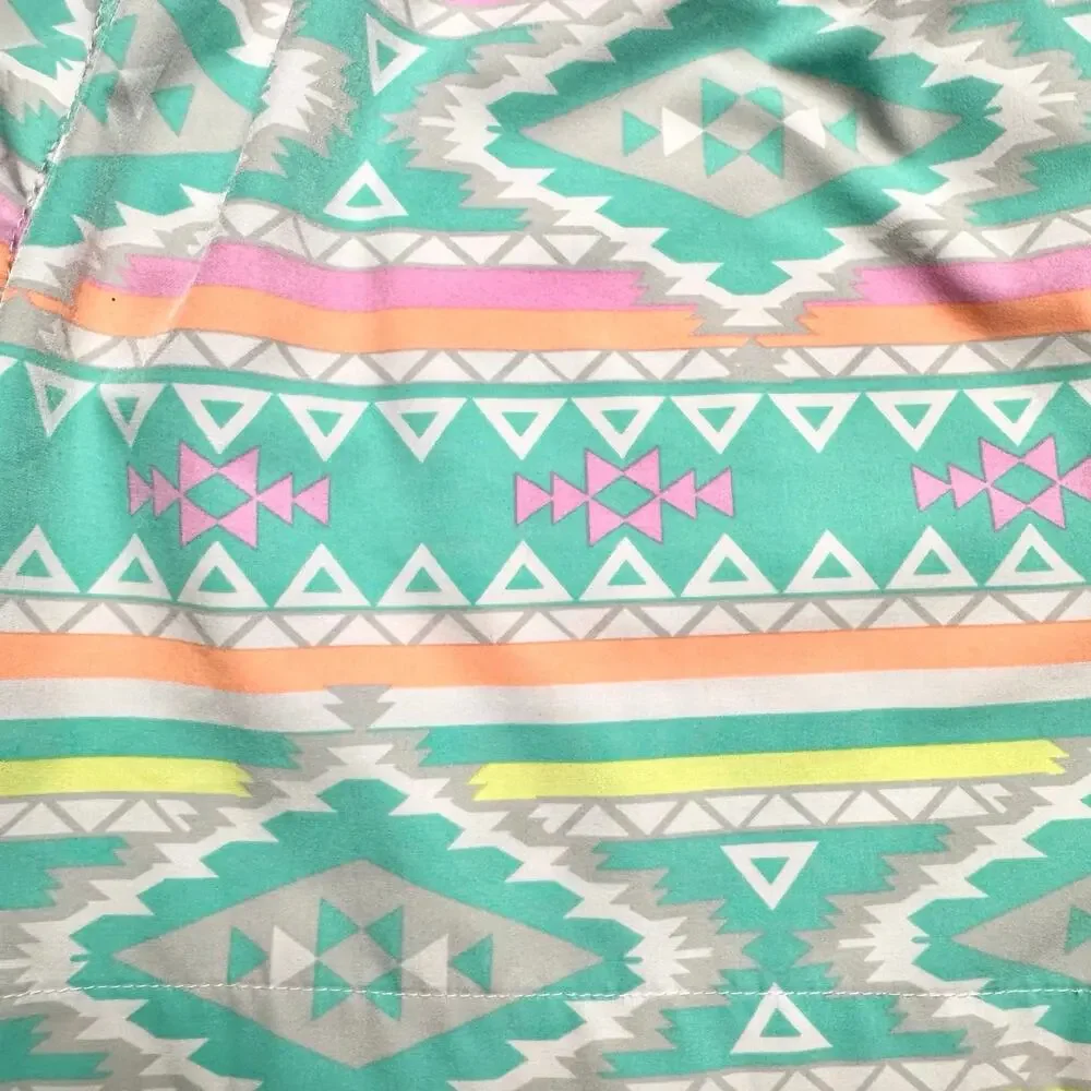 Chubbies | Men | The En Fuegos Pastel Aztec 5.5 Inch Lined Swim Trunks | Medium